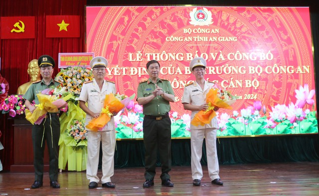 Công an tỉnh An Giang có 2 phó giám đốc mới- Ảnh 1.