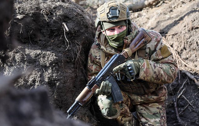 Chiến sự Ukraine ngày 733: Ukraine lại rút quân ở Donetsk; Nga xem thường cấm vận- Ảnh 1.