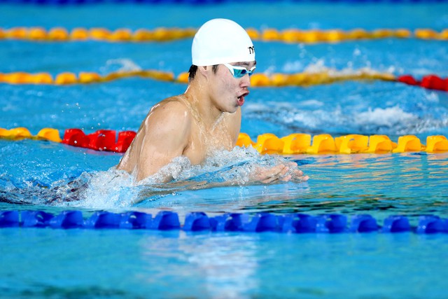 Kình ngư Nguyễn Huy Hoàng phá kỷ lục giải bơi các nhóm tuổi châu Á - Ảnh 2.