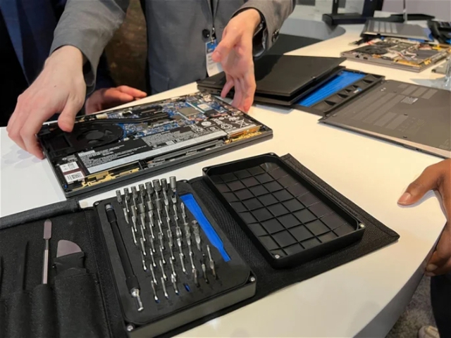 Lenovo mang máy tính xách tay dễ dàng sửa chữa đến MWC 2024- Ảnh 2.