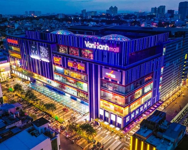 Cuối tuần dạo chơi các trung tâm thương mại lớn và sầm uất nhất tại Sài Gòn- Ảnh 4.