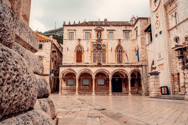 Vẻ đẹp kỳ ảo khi đi du lịch đến thành phố Dubrovnik, Croatia