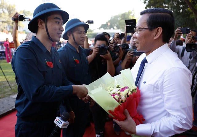 Thanh niên TP.HCM nhập ngũ: Bén duyên từ lá đơn chống dịch Covid-19- Ảnh 1.