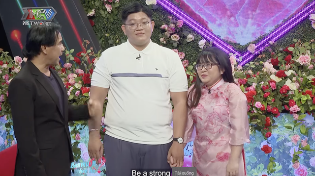 Quyền Linh ngỡ ngàng khi chàng trai được cả công ty 'hộ tống' đi tìm người yêu- Ảnh 1. Quyền Linh ngỡ ngàng khi chàng trai được cả công ty 'hộ tống' đi tìm người yêu- Ảnh 1.