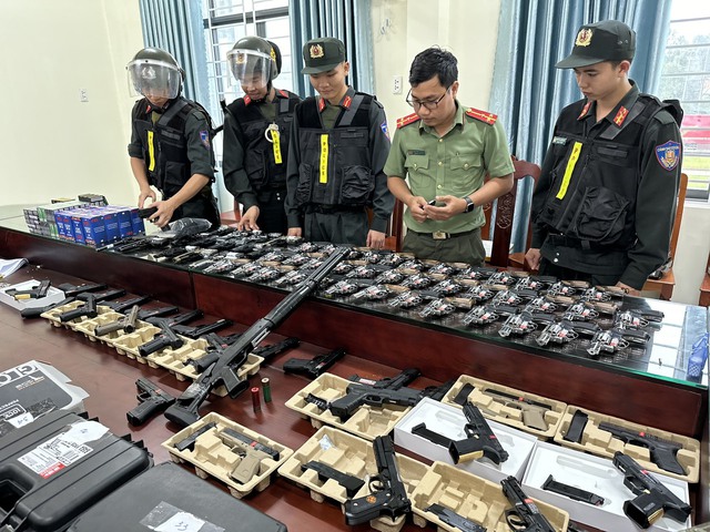 Công an tỉnh Quảng Ngãi phát hiện đường dây mua bán súng đạn quy mô lớn- Ảnh 2.
