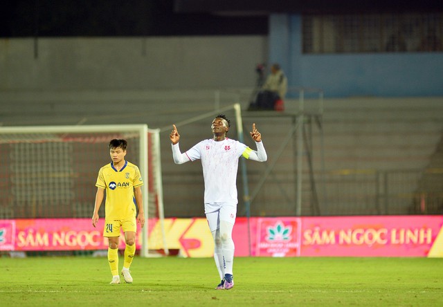 Ngoại binh ‘xây’, nội binh ‘phá’, CLB Hải Phòng bị gỡ hòa cay đắng khoảnh khắc nhạy cảm- Ảnh 3.