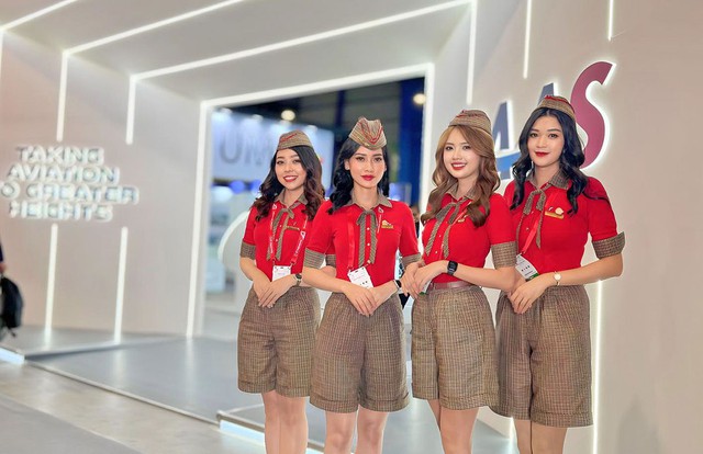 Ấn tượng hình ảnh tiếp viên hàng không Vietjet tại Singapore Airshow 2024- Ảnh 5.