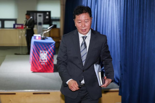 Báo Hàn Quốc: ‘Ông Chung Hae-sung đã vượt thẩm quyền, phớt lờ KFA để chọn HLV mới’- Ảnh 2.
