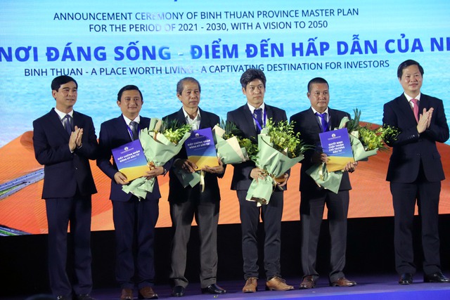 Bình Thuận phát huy lợi thế nắng và gió để phát triển năng lượng sạch- Ảnh 5.