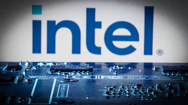 Intel đặt mục tiêu cung cấp chip cho 100 triệu PC AI- Ảnh 1.