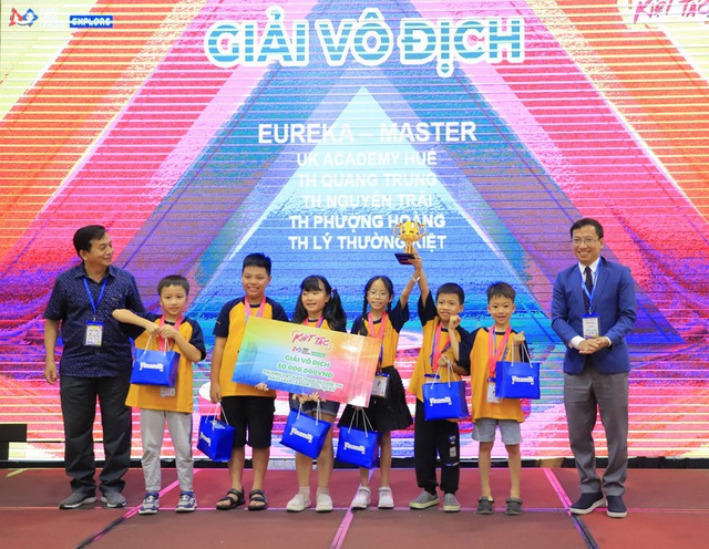 Công bố các trường đại diện Việt Nam thi đấu chung kết giải robot quốc tế- Ảnh 2.