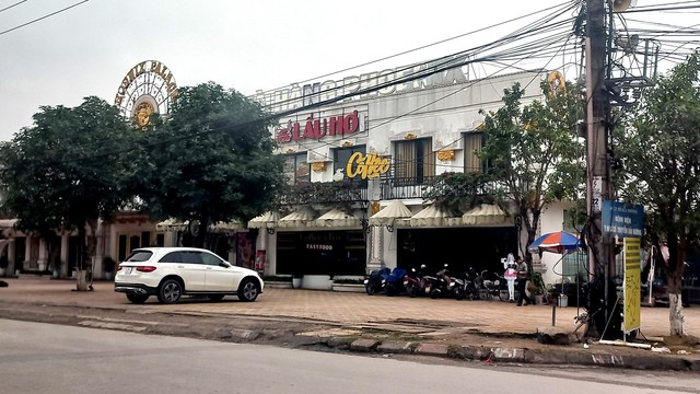 Hải Dương: Sát hạn chót tự tháo dỡ, hàng quán vẫn hoạt động trên đất bệnh viện- Ảnh 2.