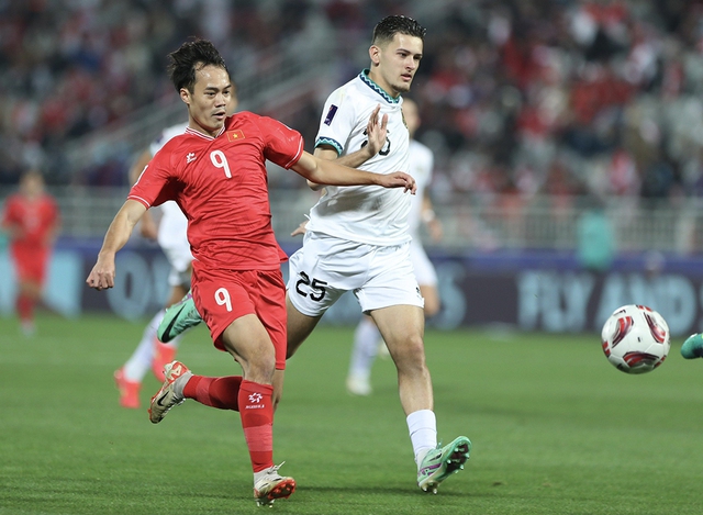 Đội tuyển Việt Nam: Để mơ World Cup, ông Troussier phải thực dụng hơn- Ảnh 1.