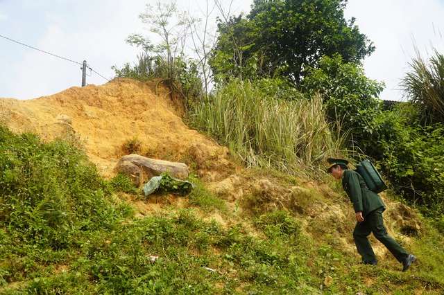 ‘Ông mụ’ xóa bỏ tục đẻ chòi ở Pa Lin- Ảnh 4.