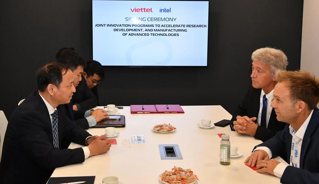 Viettel và Intel ký kết hợp tác trong lĩnh vực công nghệ cao và hạ tầng số- Ảnh 1.