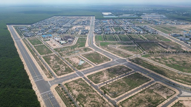 Sai phạm GPMB sân bay Long Thành: Hối lộ cán bộ để làm sai lệch hồ sơ- Ảnh 1.