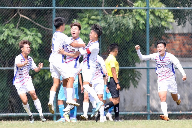 Nâng chất nhờ nhân sự mạnh từ V-League, U.19 SLNA loại PVF, hiên ngang vào bán kết- Ảnh 2.