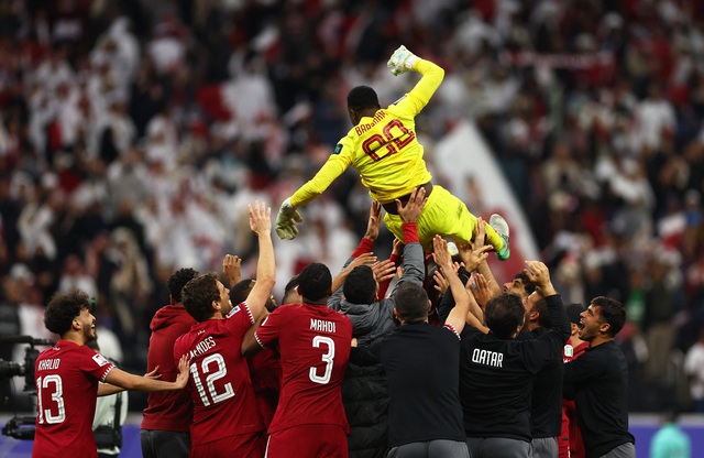 Thủ môn đội tuyển Qatar: ‘Tôi phản xạ theo bản năng, không có bí quyết gì’- Ảnh 1.