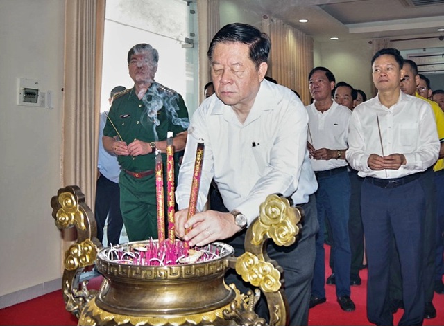 Trưởng ban Tuyên giáo T.Ư Nguyễn Trọng Nghĩa chúc tết  tại Tiền Giang- Ảnh 2.