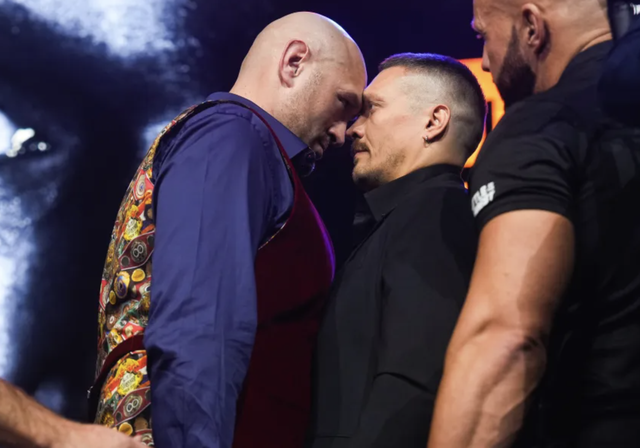 Vì sao trận đại chiến quyền anh hạng nặng giữa Tyson Fury và Oleksandr Usyk bị hoãn?- Ảnh 1.