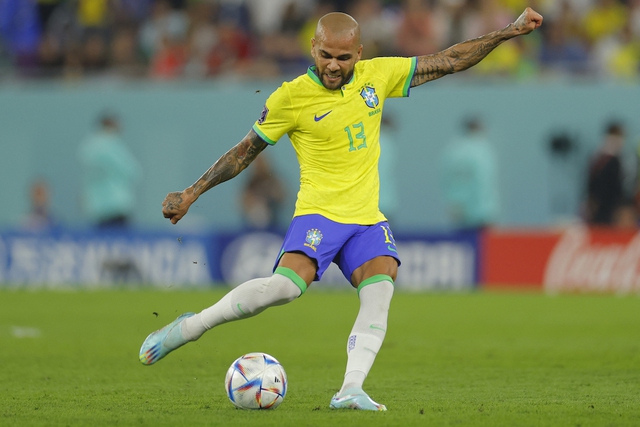 Hậu vệ nổi tiếng của Brazil Dani Alves hầu tòa, đối mặt án tù 9 năm- Ảnh 1.