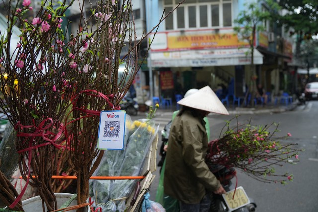 Giao dịch chuyển tiền tăng mạnh- Ảnh 1.