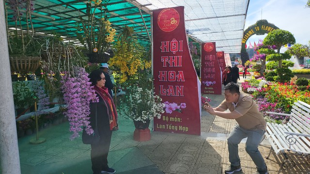 Tết này, Đà Lạt 'đãi khách' bằng hàng ngàn tác phẩm hoa lan- Ảnh 2.