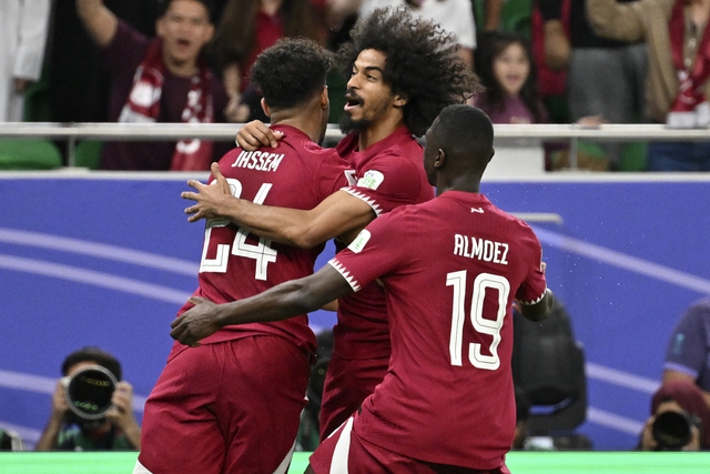 Thắng kịch tính Iran, đội chủ nhà Qatar giành vé vào chung kết Asian Cup 2023- Ảnh 3.