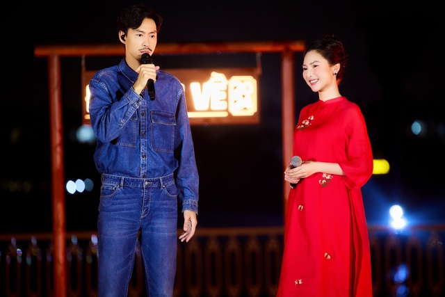 MC Phan Ngọc Phương Uyên lần đầu dẫn chương trình ngày 30 tết- Ảnh 4.