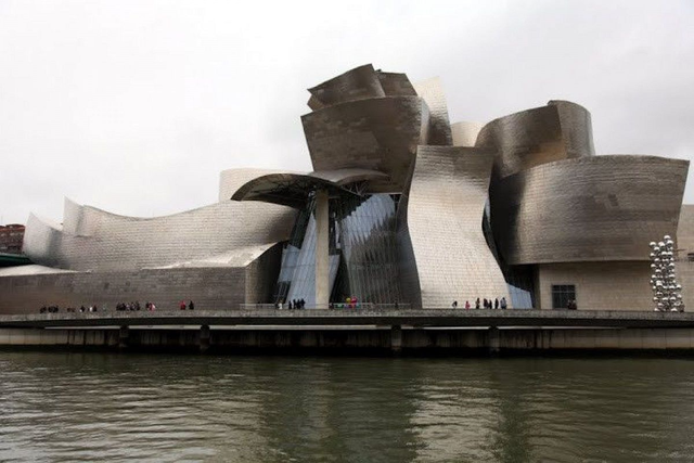 Kinh nghiệm du lịch Bilbao: Thành phố ấm áp của Tây Ban Nha - Ảnh 1.