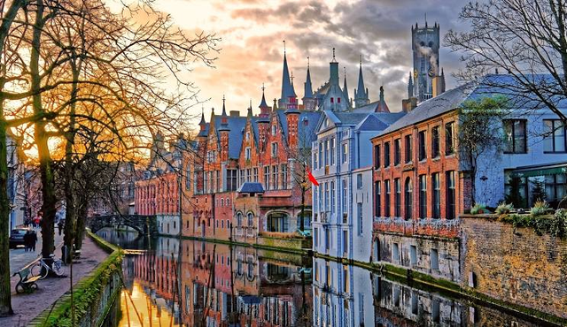 Top 5 thành phố du lịch tuyệt đẹp ở Bỉ nhất định phải ghé thăm - Ảnh 1.