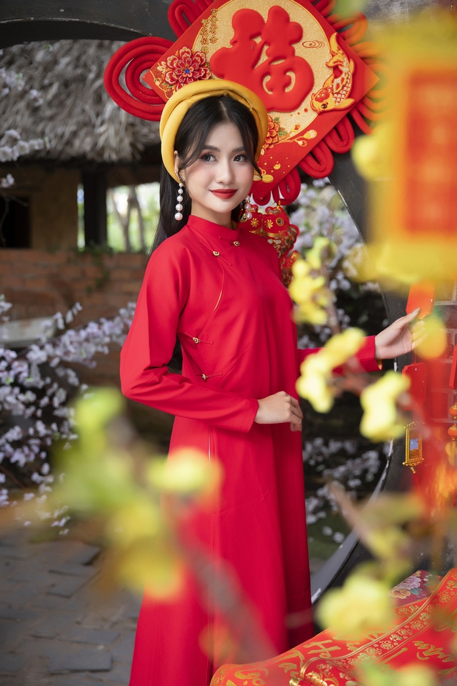 Nguyễn Thanh Hà hóa nàng xuân, nhan sắc thăng hạng sau một năm đăng quang- Ảnh 3.