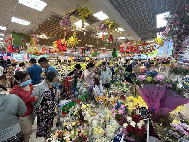 Ngày 29 tết, sức mua tại các siêu thị tăng vọt- Ảnh 2.