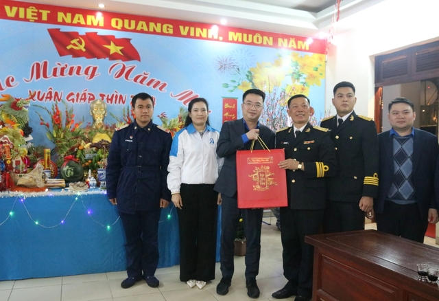 Bí thư T.Ư Đoàn Nguyễn Tường Lâm chúc tết Lữ đoàn Đặc công 126 Hải quân - Ảnh 4.