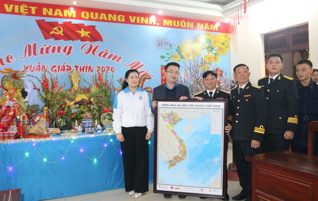Bí thư T.Ư Đoàn Nguyễn Tường Lâm chúc tết Lữ đoàn Đặc công 126 Hải quân - Ảnh 3.