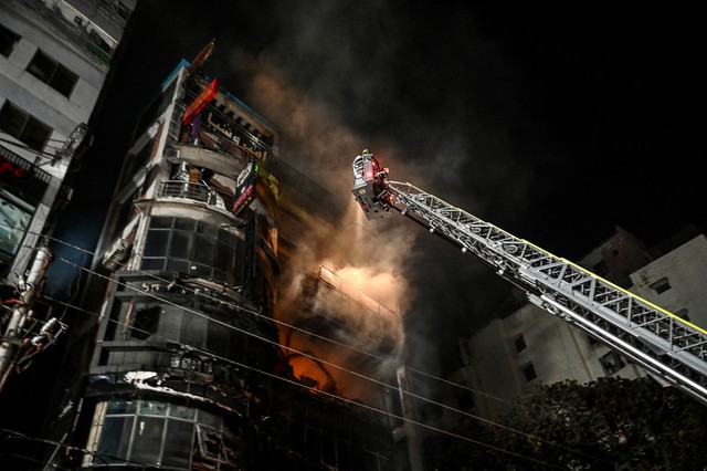 Cháy nhà hàng tại Bangladesh, ít nhất 43 người thiệt mạng- Ảnh 1.