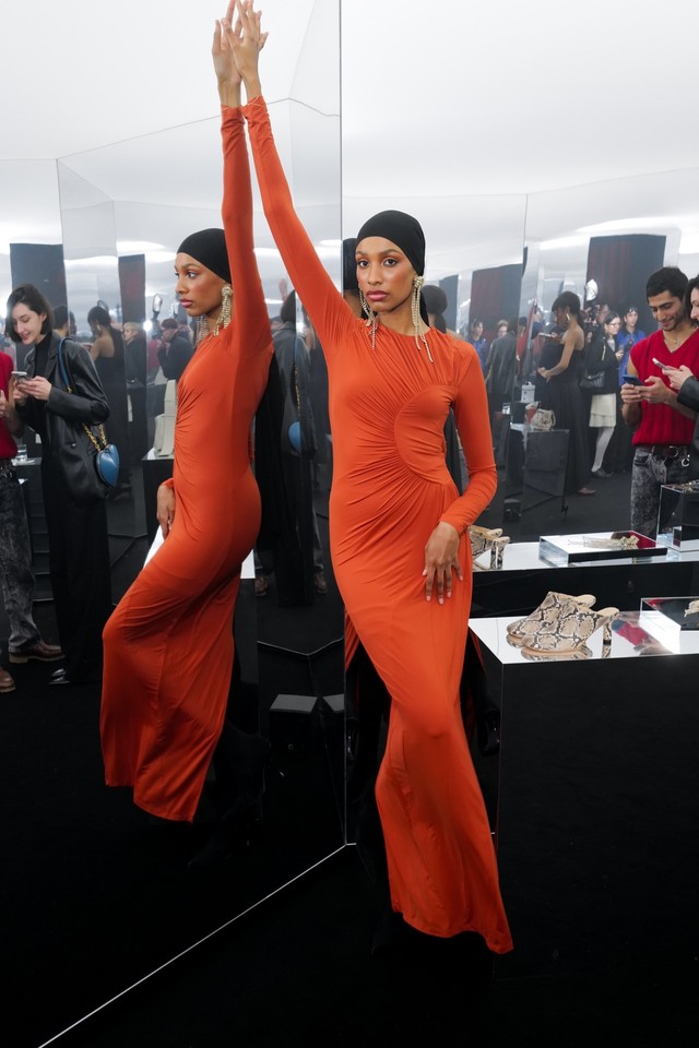 H&M Studio giới thiệu bộ sưu tập không gian triển lãm tại Tuần lễ thời trang Paris- Ảnh 2.