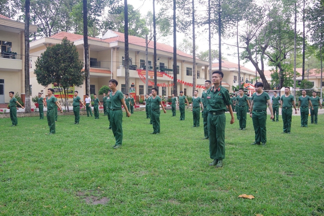 Ghi nhận từ doanh trại: Ước mơ được đeo cầu vai, quân hàm...- Ảnh 3.