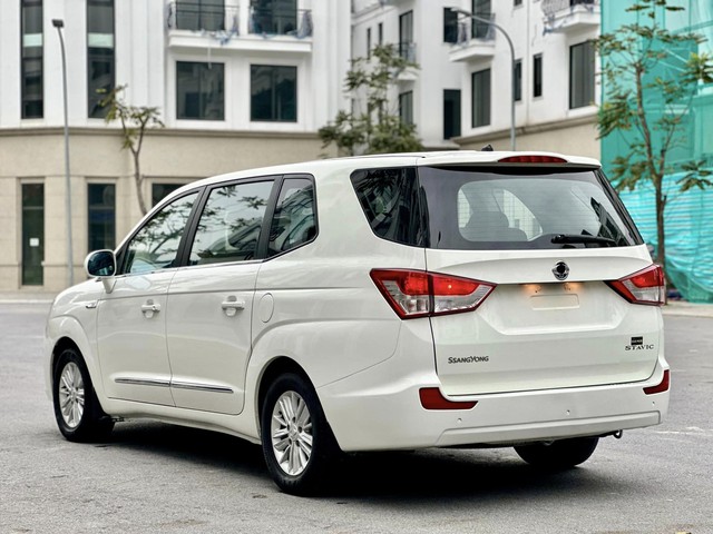 Xe hiếm Ssangyong Tourismo cạnh tranh Kia Sedona tại Việt Nam- Ảnh 2.