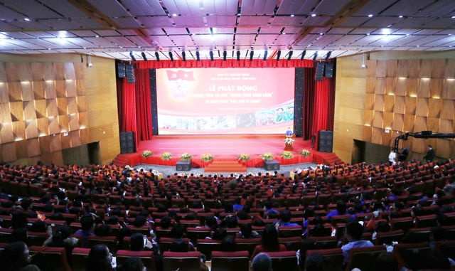 Quảng Ninh chiếu phim 'Đào, phở và piano' cho 1.000 người xem- Ảnh 1.