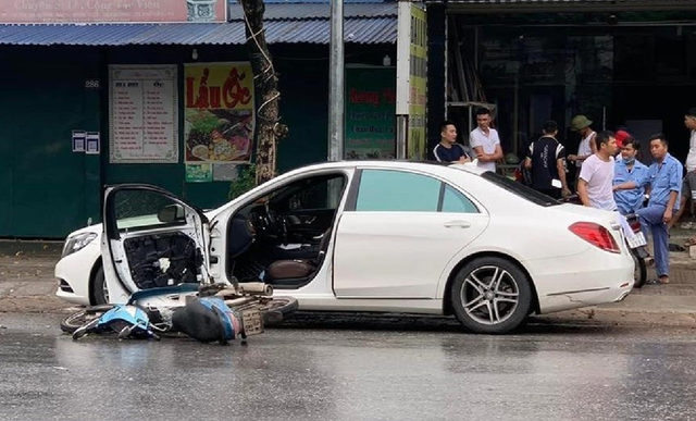 Mở cửa ô tô bất cẩn gây tai nạn cho người đi đường: Xử lý thế nào?- Ảnh 2.