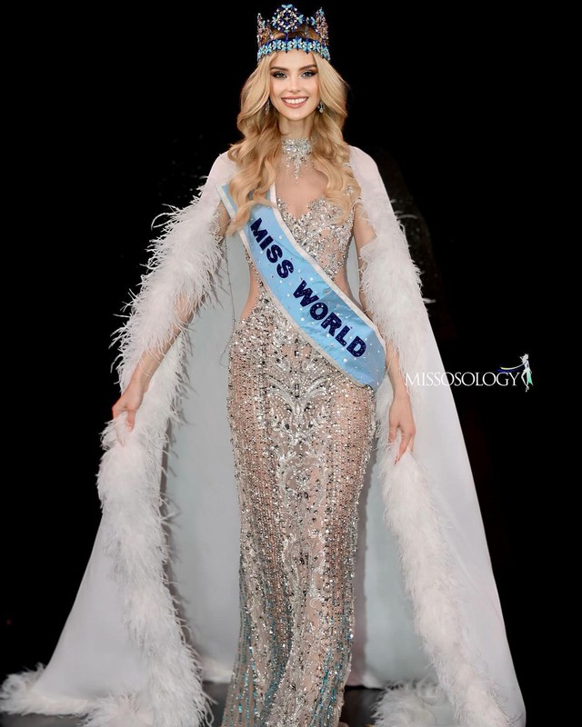 Tân Miss World Krystyna Pyszková xứng đáng cương vị mới, chiếc váy đăng quang đầy ẩn ý- Ảnh 1.
