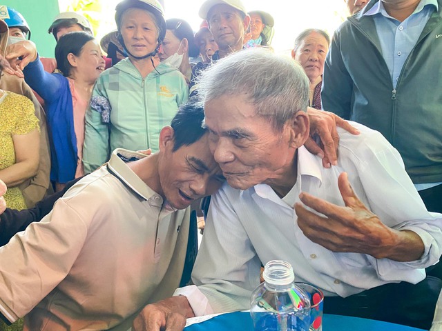 Người đàn ông 'khờ' mất tích 18 năm đoàn tụ gia đình nhờ cộng đồng mạng kết nối- Ảnh 3.