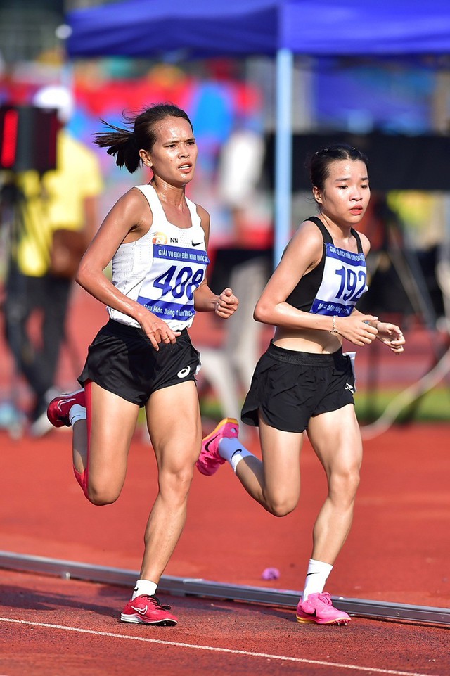Cô gái vàng điền kinh Phú Yên hứa hẹn tỏa sáng ở giải Tiền Phong marathon 2024- Ảnh 1.