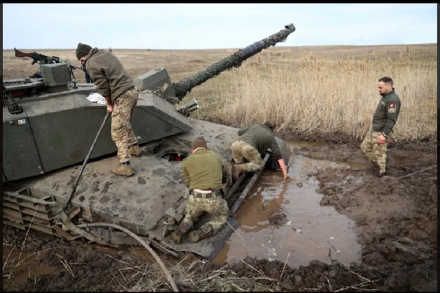 Binh sĩ Ukraine dùng xe tăng Anh bắn trúng mục tiêu Nga cách xa 4,5 km?- Ảnh 2.