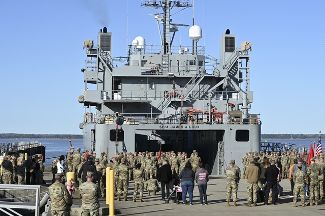 Mỹ điều quân đến lập cảng dã chiến để đưa hàng cứu trợ vào Gaza- Ảnh 1.