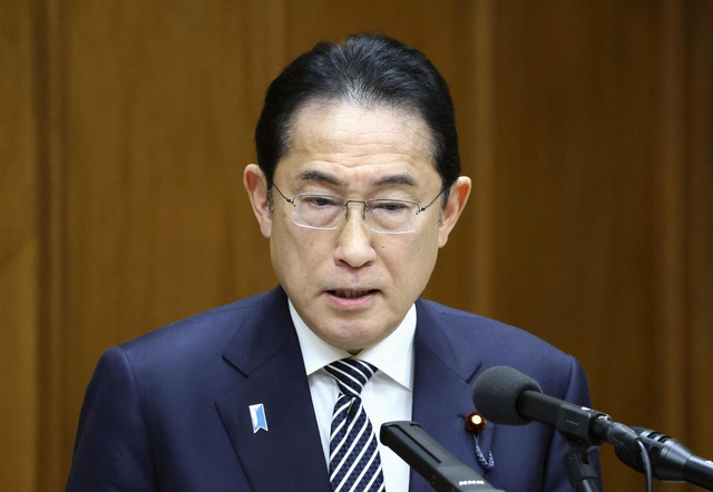 Nghị sĩ LDP dự tiệc có nữ vũ công 'thiếu vải', Thủ tướng Nhật bị chất vấn- Ảnh 1.