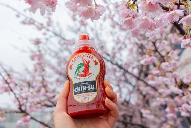 Tương ớt Chin-su Sriracha mang vị cay đầy kích thích, khiến các tín đồ mê cay thích thú