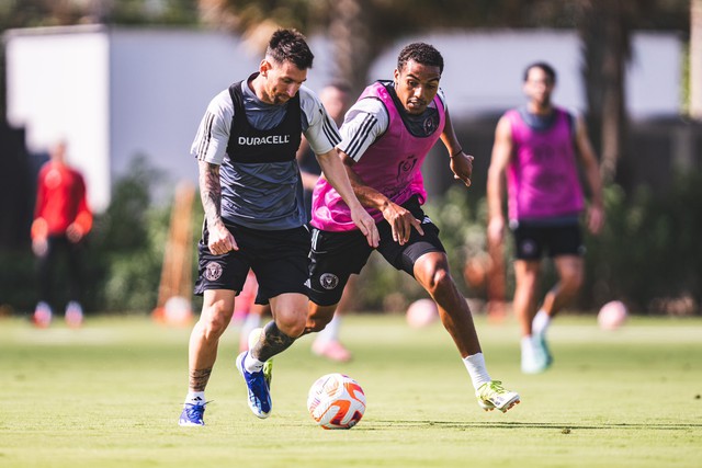 Messi and Ronaldo return to play together - Photo 1.