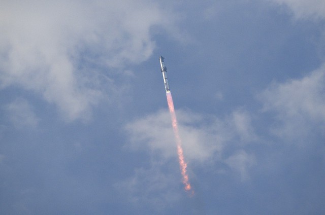 SpaceX thử nghiệm tàu vũ trụ Starship để đưa con người lên mặt trăng- Ảnh 1.